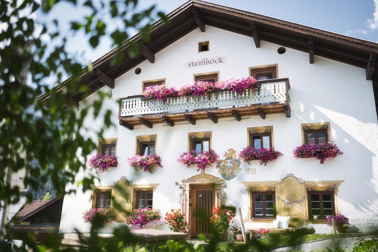 Pension Der Steinbock - Das 300 Jahre Alte Bauernhaus - Tirol ซังคท์อันทอนอัมอาร์ลแบร์ก ภายนอก รูปภาพ