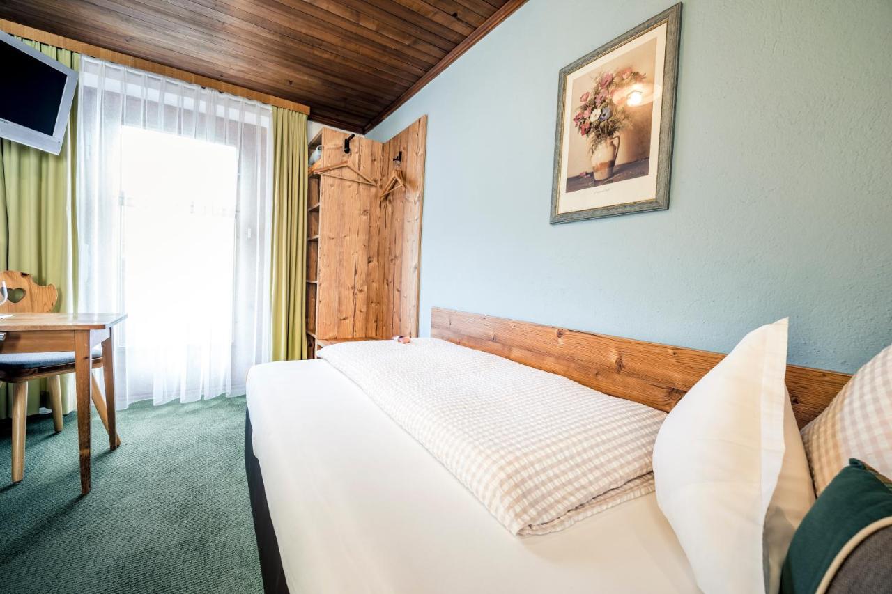 Pension Der Steinbock - Das 300 Jahre Alte Bauernhaus - Tirol ซังคท์อันทอนอัมอาร์ลแบร์ก ภายนอก รูปภาพ