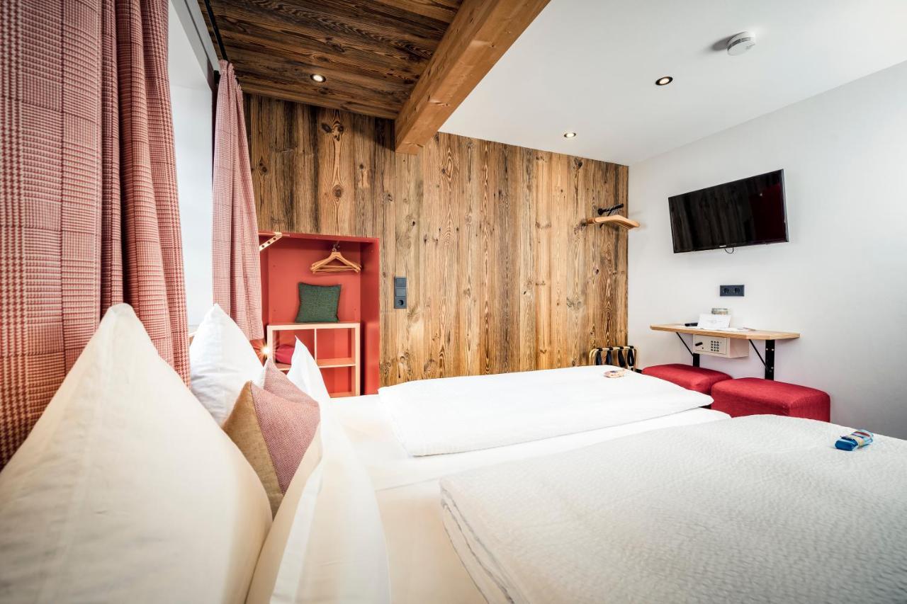 Pension Der Steinbock - Das 300 Jahre Alte Bauernhaus - Tirol ซังคท์อันทอนอัมอาร์ลแบร์ก ภายนอก รูปภาพ