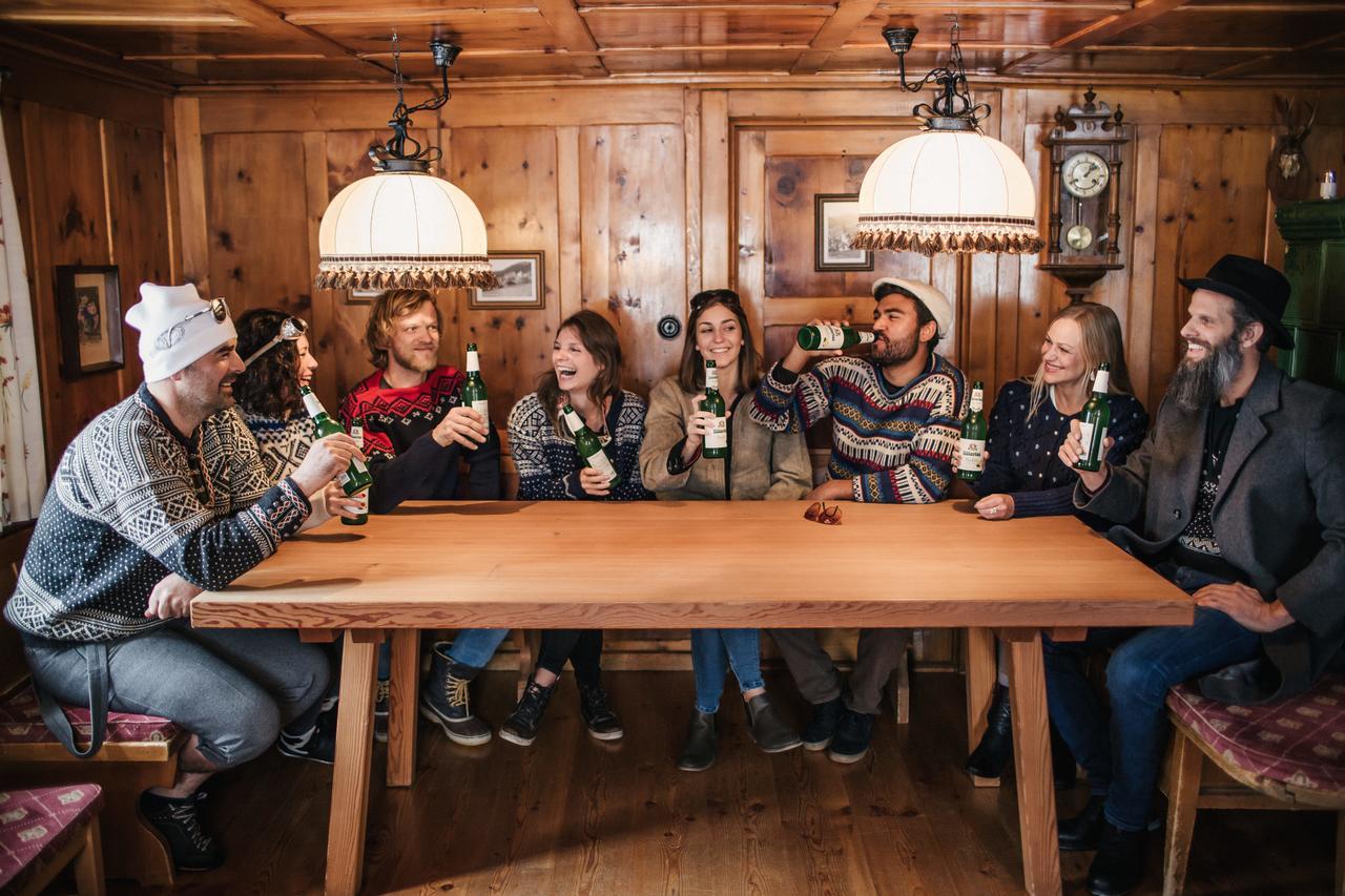 Pension Der Steinbock - Das 300 Jahre Alte Bauernhaus - Tirol ซังคท์อันทอนอัมอาร์ลแบร์ก ภายนอก รูปภาพ