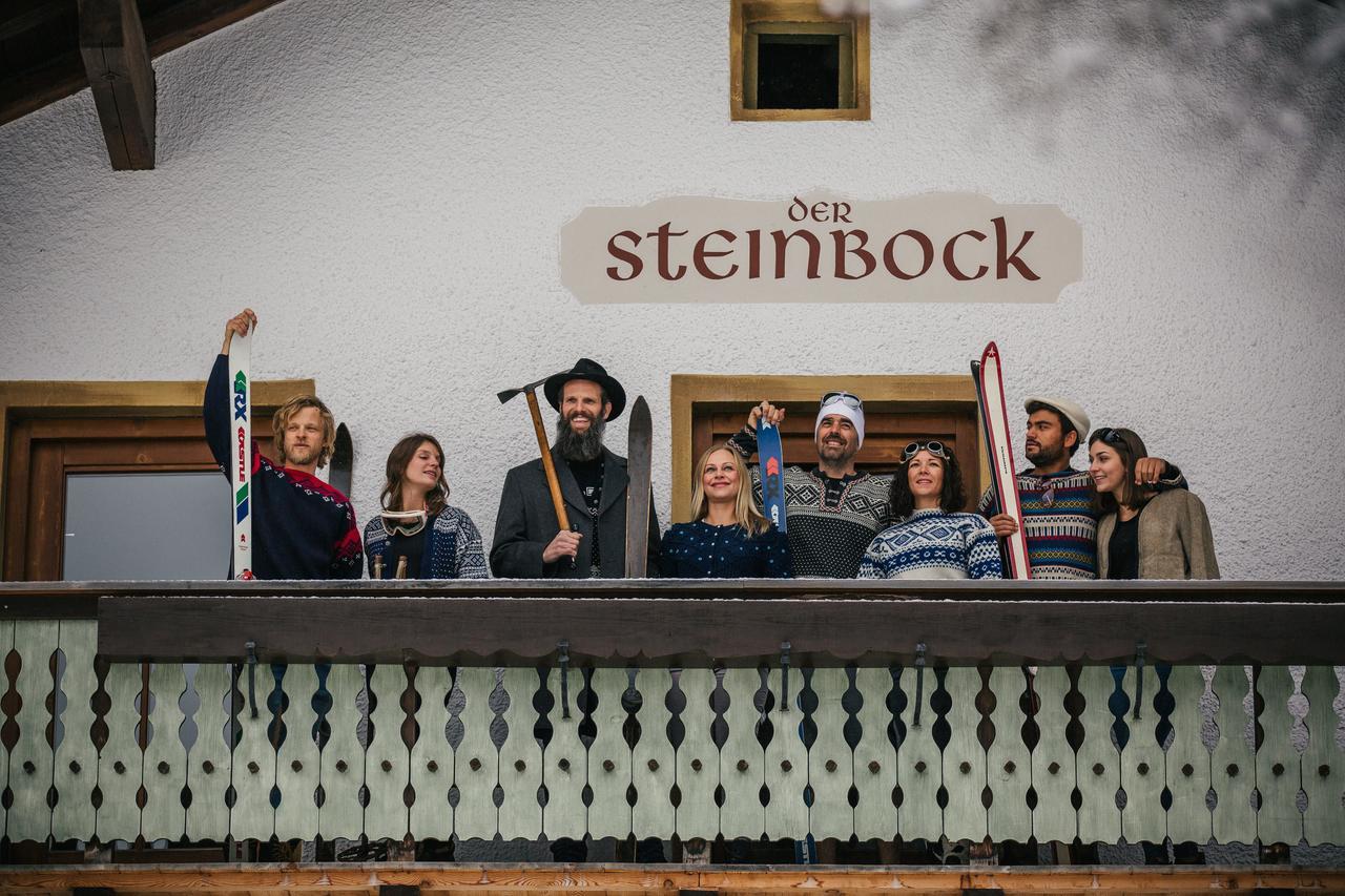 Pension Der Steinbock - Das 300 Jahre Alte Bauernhaus - Tirol ซังคท์อันทอนอัมอาร์ลแบร์ก ภายนอก รูปภาพ