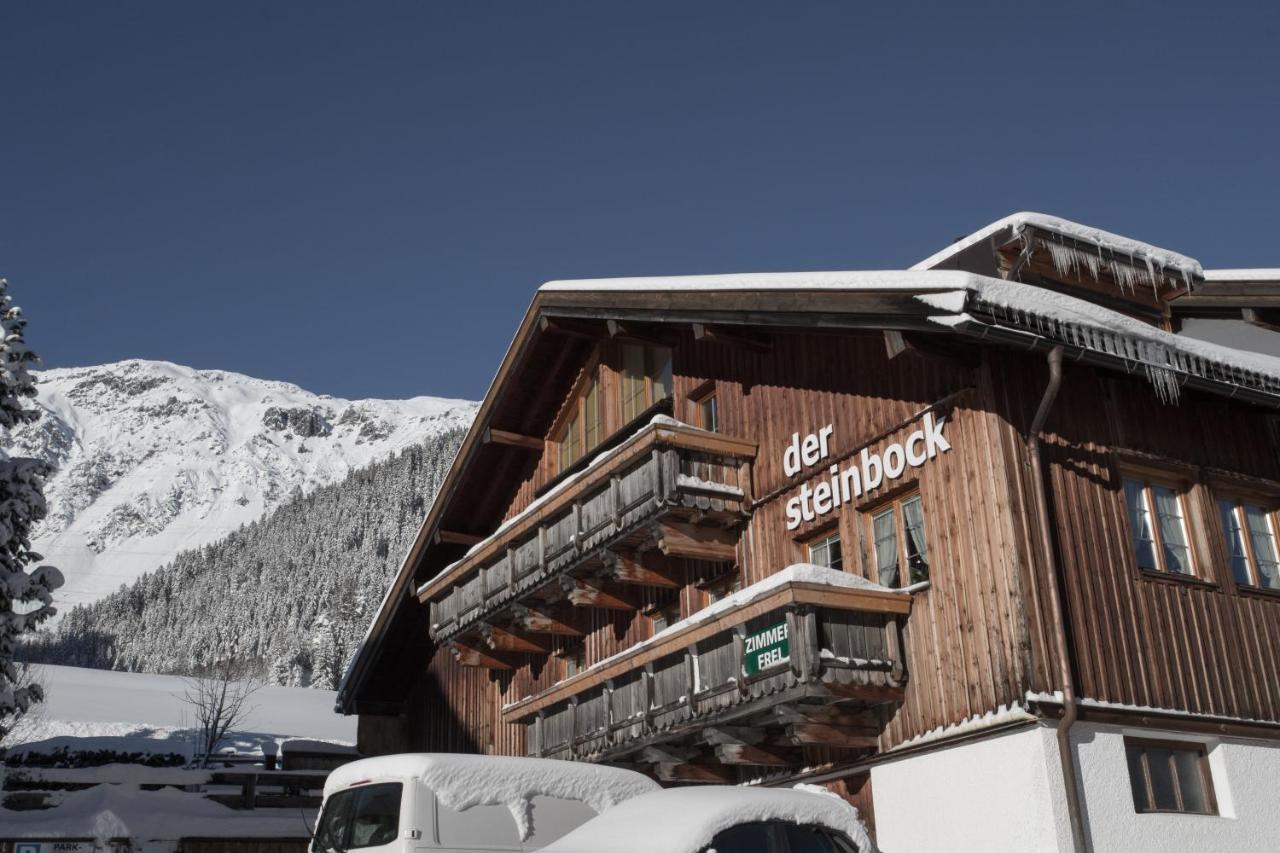 Pension Der Steinbock - Das 300 Jahre Alte Bauernhaus - Tirol ซังคท์อันทอนอัมอาร์ลแบร์ก ภายนอก รูปภาพ