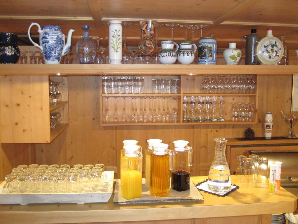 Pension Der Steinbock - Das 300 Jahre Alte Bauernhaus - Tirol ซังคท์อันทอนอัมอาร์ลแบร์ก ภายนอก รูปภาพ